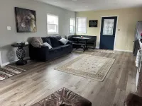 Charming 3-bedroom 2-bath house in Lakeside with WiFi and AC