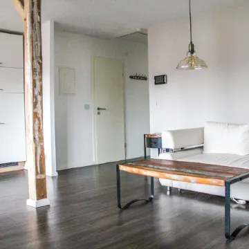 EXCLUSIVE 2 BR. Top floor apartment in a great location!