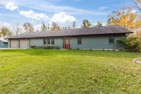 Northwoods Oasis close to Duluth - BOULDBERBELLE RETREAT