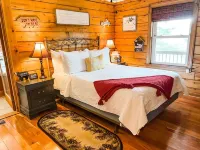 Relax @ Mt. Melody Log Cabin. Brand New Hot Tub and Masterbath. by Trout Stream - Chalets