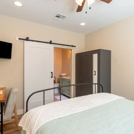 New Custom Suite Near Zion Park and Sand Hollow