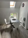 Schöne Dachgeschosswohnung im Gastroviertel an der Elbe