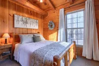 New+ Updated. Hot Tub. Near Trails. Game Room. Firepit. Secluded 8 Acres