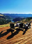 Grandview Getaway offers spectacular views overlooking the Clearwarter river.