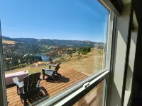 Grandview Getaway offers spectacular views overlooking the Clearwarter river.