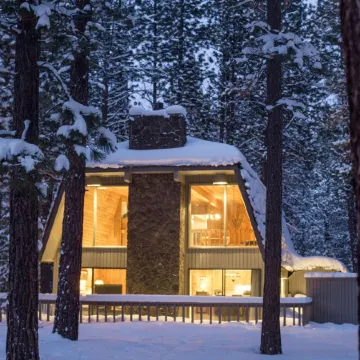 Exceptional Home Near SR Village / Hot Tub / Sharc Passes / AC / Wi Fi / Bikes