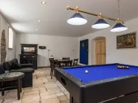 Apartment in top location with sauna and rooftop lounge for families and active vacation groups Hotels in Waltersdorf