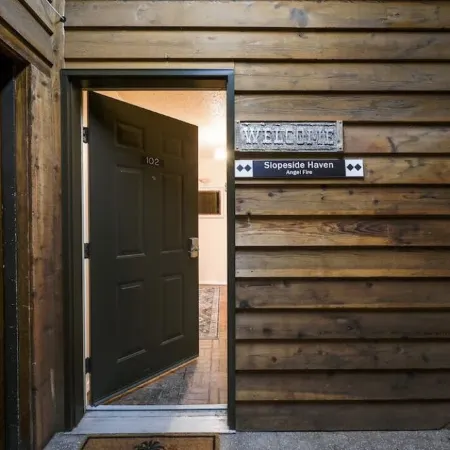 The Slopeside Haven Condo - 300 Feet to Ski Lifts - GoldCreek #102
