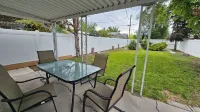Old Town Modern 2bed/1bath home with patio & yard