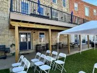 Mansion on the Mississippi River - Hot Tub - Beach - 7 Bedrooms Hotels in Bellevue