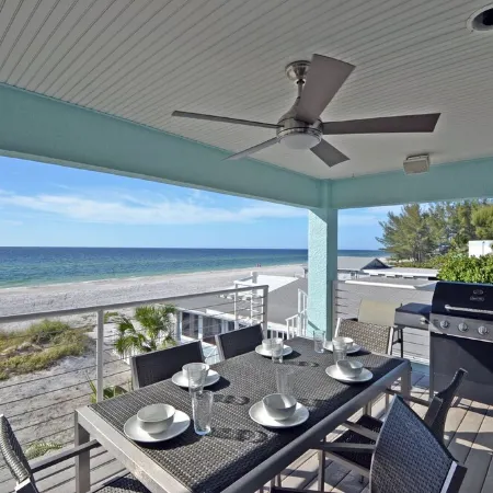 Beachfront House Directly on Soft Sugar White Sandsvrc19-000234