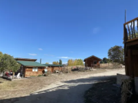 Wilderness Spirit Cabins 'Bear Cave' cabin-family friendly/sportsman paradise