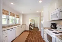 Cute Little Bungalow Close To Town With All The Amenities You Could Ask For