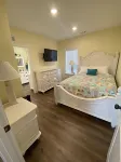 5-Star Lakeside Luxury & Comfort!