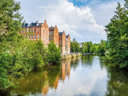 Gemütliche Ferienwohnung in Grünen Parkwohnanlage mit Balkon