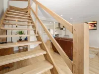 SALT - Steps from the beach and main street - fully renovated