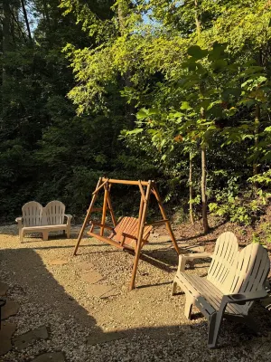 Unique Peaceful- Romantic, Private Pool, Fireplace, AC-Wifi, Delightful Smokies!