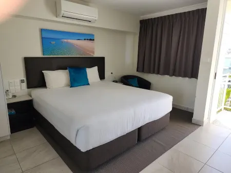 Deluxe Studio Unit 12 Отели в г. Эму Парк