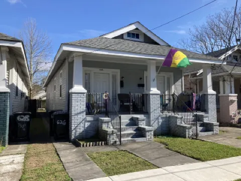 Classic Shotgun, Steps from City Park, 2 Streetcar Lines and Lafitte Greenway! Hotels near Foilage Park