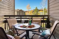 Hot Tub-Pool - 5 Min Walk to Base+Free Ski Shuttle