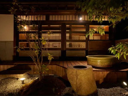 Kominkayado Loof Tsutanoie Отели рядом со станцией JR Enzan station