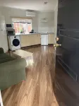 Private, Quiet Cottage. Close to great hiking and shopping