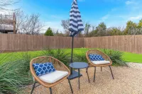 Modern Grand Prairie Retreat w/ Pool • Game Room • -10 Min to Stadiums & More