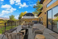 Lux! Best Views in Boise! Sauna, Hot Tub, City & Mountain Views! 4 Br, Sleeps 10