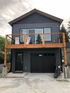 Newly Built 1-bedroom house w/ deck, W/D, full kitchen, WiFi in SANDPOINT