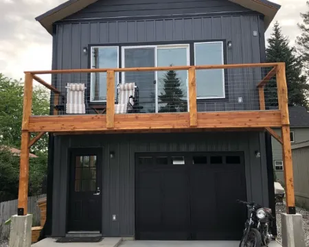 Newly Built 1-bedroom house w/ deck, W/D, full kitchen, WiFi in SANDPOINT Hotels in Sandpoint