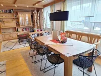 Vacation home (250 sqm) with 2 apartments & garden - ideal for families & groups Hotels in Burgkunstadt