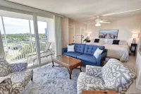 Chic 1-Bedroom Condo Steps to Bonita Beach. Free in Suite WiFi & AC.  Pools Open