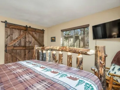 Cabin Near Bass Lake, 3 BD:2 BTH, New Fall Discount!