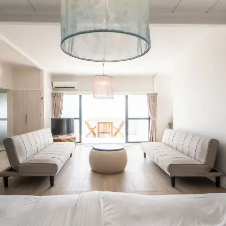 KAWAZU BEACH HOUSE BLUE MOON