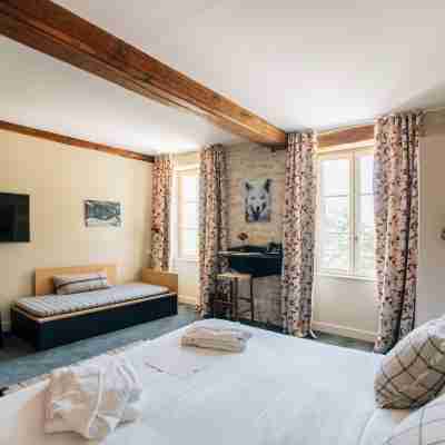 Castel de Très Girard - Hôtel & Restaurant Rooms