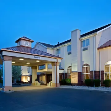 Comfort Inn & Suites Sharonville - Cincinnati North