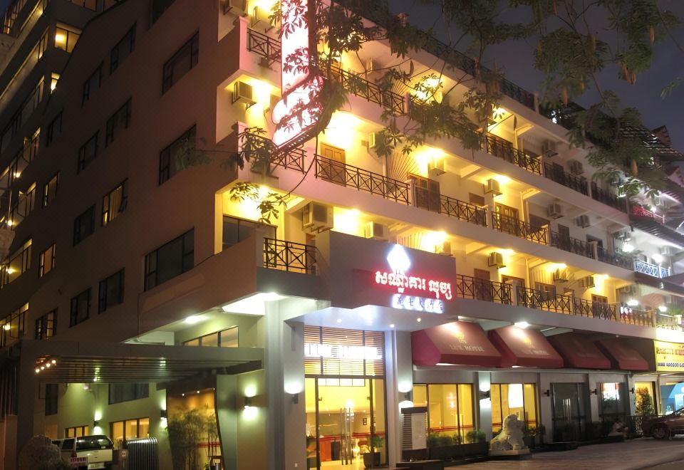 럭스 리버사이드 호텔