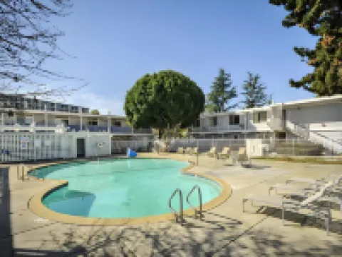 Marina Village Inn Hoteles en Alameda