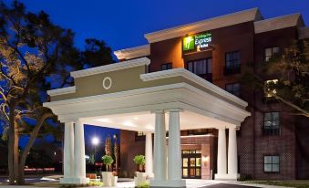 Holiday Inn Express MT. Pleasant - Scottdale
