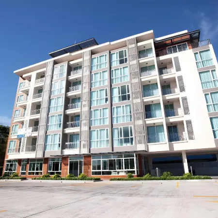 Bbg Seaside Luxurious Service Apartment Отели рядом с достопримечательностью «Пляж Воннапа»