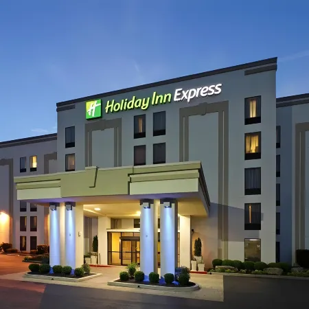 Quality Inn Fayetteville Near Historic Downtown Square