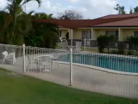 Emerald Explorers Inn - Pool