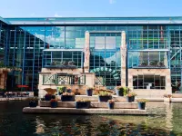 Holiday Inn Express & Suites SAN ANTONIO RIVERCENTER AREA by IHG Hotels near Fairchild Park