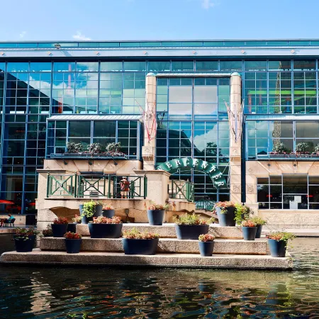 Holiday Inn Express & Suites SAN ANTONIO RIVERCENTER AREA by IHG