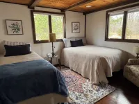 Secluded on a 6 acre ridge! 1 mile from Roaring River. Quiet and serene