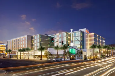 Hilton Garden Inn San Diego Downtown/Bayside Hotels near San Diego Sprinter Station
