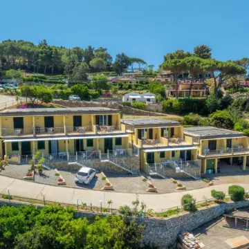 Hotel Dino Отели в г. Каполивери