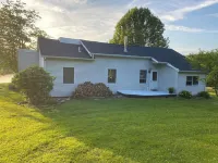 Charming and relaxing lakehouse property, Susquehanna County