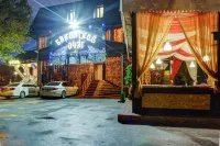 Kapriz Hotel