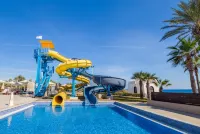 Adams Beach Hotel & Spa - Strand